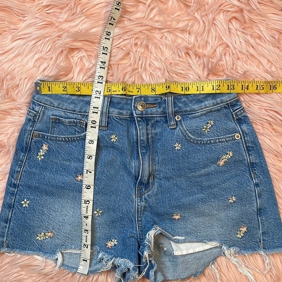 American Eagle‎ Floral Embroidered Mom Jean Short Size 0 - Picture 7 of 8